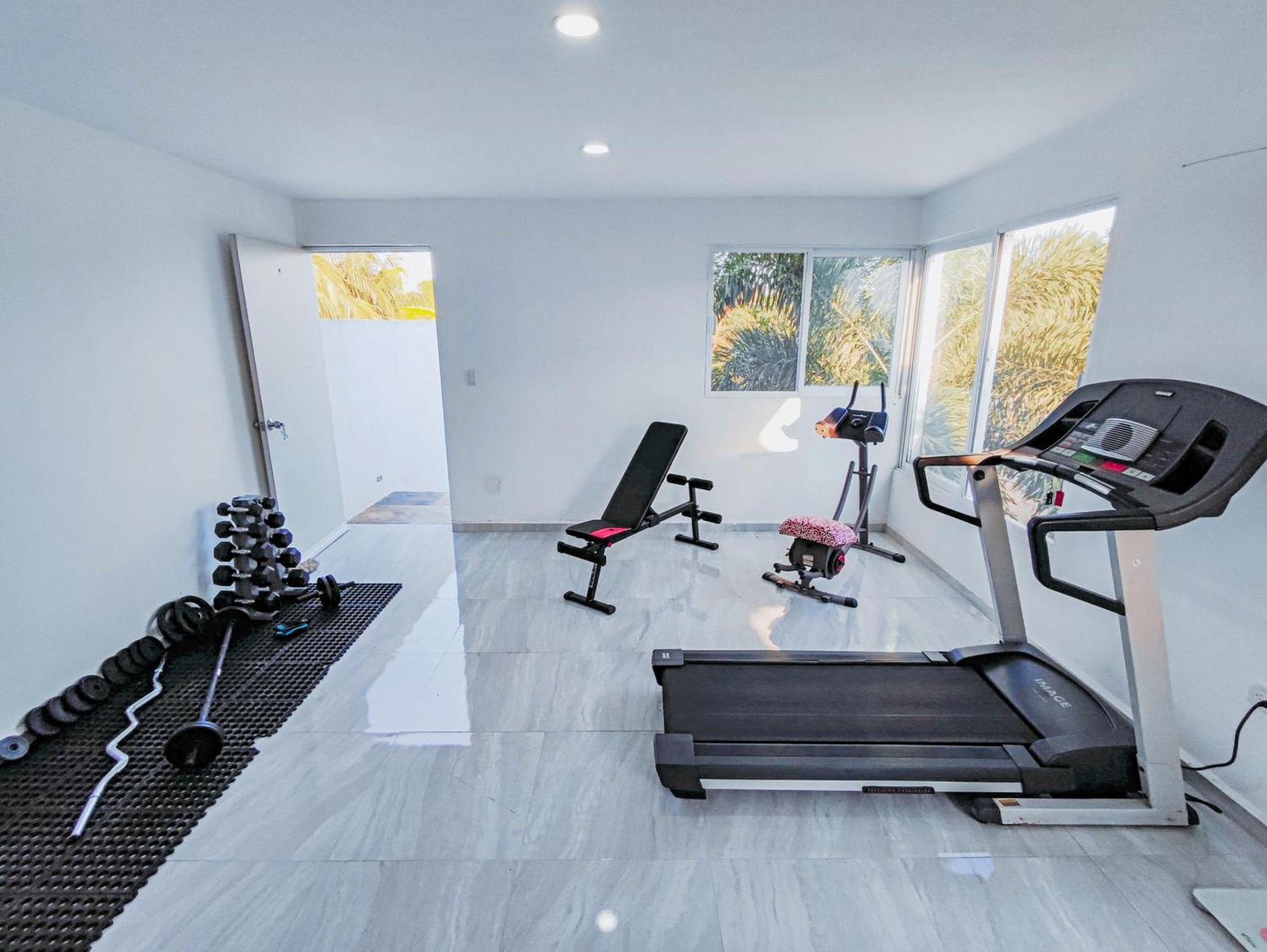 Villa Moderna Con Alberca, Gimnasio Y Cochera Mérida Exterior foto